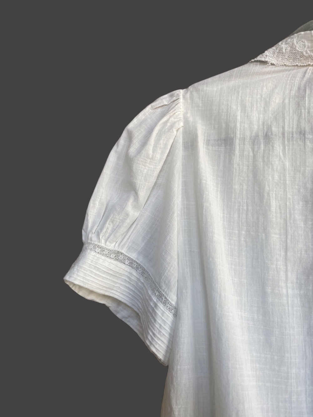 THE GREAT White Floral Embroidered Ruffle Cotton Button Down Kindred Blouse Top - Picture 14 of 17